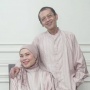 Apa Pekerjaan Srikaton Suami Dewi Yull? Adab Izinkan Istri Datangi Pemakaman Ray Sahetapy Dipuji