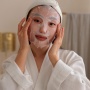 Bye-Bye Kerutan! 4 Masker Kolagen Terbaik Bikin Wajah Glowing Awet Muda