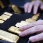 Jelang Akhir Pekan, Harga Emas Antam Turun Tipis Jadi Rp 1.917.000/Gram