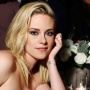 Kristen Stewart Resmi Menikah dengan Pasangan Sejenisnya, Dylan Meyer