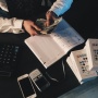 Tenggelam dalam Gaya Hidup, Risiko Finansial Gen Z dari Pinjaman Online