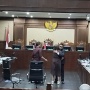 Drama di Ruang Sidang, Tio Fridelina Peluk Hasto, Hakim Izinkan Momen Haru di Pegadilan Tipikor