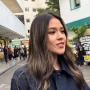 Raisa Ikut Tempel Stiker di Peti Jenazah Ricky Siahaan