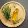 Bye-Bye Kebotakan, 8 Rekomendasi Rosemary Oil untuk Tumbuhkan Rambut