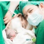 Sudah Sebulan Melahirkan, Istri Ustaz Dennis Lim Baru Umumkan Punya Anak Kembar