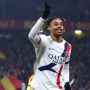 Transfer Alexander Isak Buntu, Liverpool Bajak Bradley Barcola dari PSG?