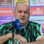 Bojan Hodak Ultimatum Persib Bandung: Hati-Hati saat Kehilangan Bola!