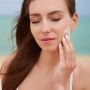 Mengenal Hybrid Sunscreen dan Kelebihannya, Lengkap dengan Rekomendasi Produk