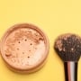 5 Rekomendasi Bedak Tabur Untuk Sentuhan Akhir Make Up di Kulit Berminyak