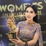 Dari Pedangdut ke DPRD: Bebizie Raih Penghargaan Inspiratif atas Kiprahnya bagi Kaum Perempuan