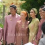 Detik-detik Luna Maya Digendong Kakaknya Usai Siraman Panen Pujian: Tugas Jagain Adik Sudah Selesai