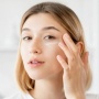 Cegah Tanda Penuaan, 8 Rekomendasi Eye Cream untuk Atasi Kantung Mata dan Kerutan