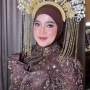 Heboh Ririe Fairus 'Menikah', Gunakan Baju Adat Palembang