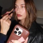 Tren Baru Jam Lips, Begini Cara Bikin 'Bibir Selai' Ala Hailey Bieber Pakai Produk Lokal