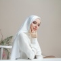 Make Up Bikin Wudhu Gak Sah? Cek Jenis Riasan yang Harus Dihapus Sebelum Salat