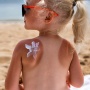 Kulit Si Kecil Sensitif? Ini 5 Sunscreen Aman untuk Anak Tersedia di Alfamart dan Indomaret