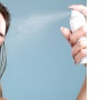 7 Rekomendasi Sunscreen Spray Yang Lindungi Kulit, Praktis Tinggal Semprot