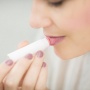 6 Rekomendasi Lip Balm untuk Bibir Kering dan Pecah-pecah, Bisa Dipakai Pria dan Wanita