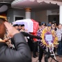 Jenazah Mantan Wakapolri Jusuf Manggabarani Diterbangkan ke Jakarta