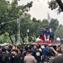 Demo di Depan Balai Kota Jakarta Ricuh, Puluhan Mahasiswa Ditangkap Polisi karena Dicap Anarkis
