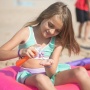 Kapan Sebaiknya Anak Mulai Pakai Sunscreen? Ini Usia yang Pas menurut Dokter Kulit