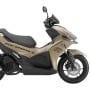 Mesin Lebih Besar, Bodi Lebih Kecil, Harga Lebih Murah: Perbandingan Aerox Alpha vs QJMotor AX200S