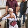 Nenek 92 Tahun Lambaikan Tangan dari Kursi Roda Saat Jadi Pesakitan di PN Denpasar