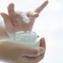 5 Moisturizer Mengandung Bisabolol yang Aman Buat Kulit Sensitif, Bye-Bye Kemerahan!