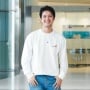 5 Gaya Outfit Kasual ala Morgan Oey yang Boyfriendable Abis, Wajib Coba!