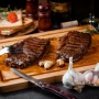 Bukan Sekadar Daging Bakar: 3 Tips Bikin Pengalaman Makan Steak Makin Berkesan