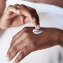 7 Rekomendasi Body Serum dengan SPF, Melindungi Kulit agar Tidak Belang