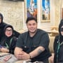 Visa Furoda Tak Terbit, Ivan Gunawan Tetap Santai Bagi-bagi Makanan di Madinah