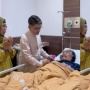 7 Potret Ruben Onsu Jenguk Jaja Miharja di Rumah Sakit, Titip Pesan Haru