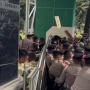 Maunya Ditemui Natalius Pigai, Pagar Kementerian HAM Rusak Usai Massa Aksi Mencoba Merangsek Masuk