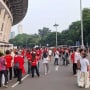 Suporter Berlarian di GBK Jelang Timnas Indonesia vs China, Ada Apa?