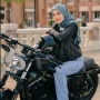 OOTD Motoran ala Dian Ayu Lestari, Tetap Modis di Balik Helm!