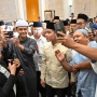 Wapres Gibran dan Keluarga Salat Iduladha di Solo, Warga Berebut Ajak Foto