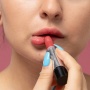 No Kusam, Ini 5 Warna Lipstik yang Bikin Wajah Auto Cerah dan Awet Berjam-jam
