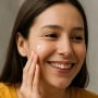 5 Sunscreen SPF 50 untuk Kulit Berjerawat, Bikin Glowing Terlindung dari Sinar UV