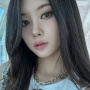 4 Ide OOTD Minimalis ala Kim Dayeon Kep1er, Bisa Disontek untuk Daily Look!