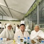 Jalani Ibadah Haji Bareng, Momen Ivan Gunawan Cium Tangan Ma'ruf Amin Jadi Sorotan