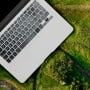 Jejak Karbon Digital: Saat Internet Diam-Diam Membakar Bumi