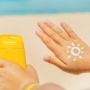 7 Sunscreen SPF 50 Terbaik untuk Kulit Kusam, Rahasia Wajah Glowing Sepanjang Hari