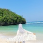 Pantai Teluk Asmara: Miniatur Raja Ampat yang Sama-Sama Tersakiti