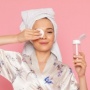 Kulit Auto Bersih dari Makeup! 4 Cleansing Oil Harga Pelajar Cuma Rp70 Ribu