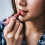 5 Rekomendasi Lipstik Mengandung Vitamin E, Bikin Bibir Lembap Cerah Merona