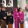 Senyum Semringah Ahmad Dhani dan Al Ghazali Jelang Prosesi Ngunduh Mantu