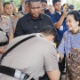 Kapolri Cium Tangan Megawati saat Bertemu di Acara HUT ke-100 Tahun Istri Jenderal Hoegeng