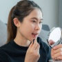 5 Rekomendasi Lipstik Lokal Tak Luntur saat Makan, Awet hingga 12 Jam