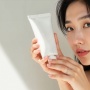 6 Sunscreen Korea SPF 50 Tanpa White Cast untuk Base Makeup Sehari-hari